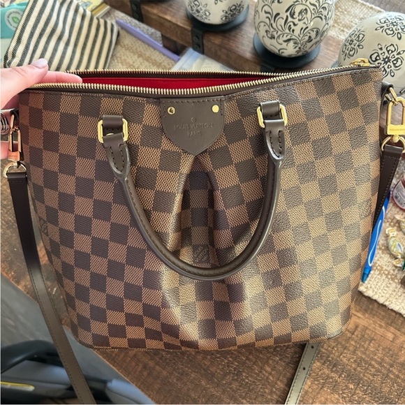 Louis Vuitton Siena MM. - Picture 2 of 14